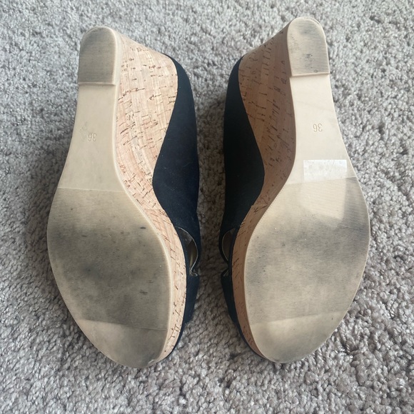 H&M size 36 or a 6 sandal/heels - Picture 3 of 4